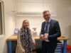 Inger Eriksen, Vår Energi, og Kjell Giæver, Arctic Energy Partners, fra et tidligere besøk til AM North på Polarbase i Hammerfest. 