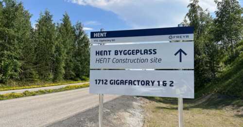 Skiltingen til Freyrs byggeplass i Mo Industripark er allerede på plass.