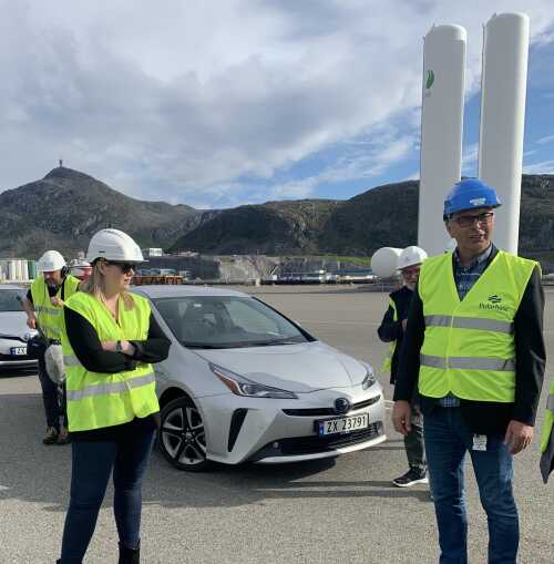 Daglig leder Polarbase, Ketil Holmgren og statsråd Tina Bru