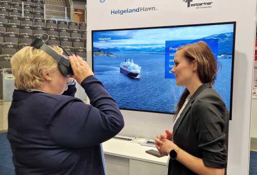 Erna Solberg får en virtuell tur til Nord-Norge, guidet av Lillian Sørensen, daglig leder Arven.