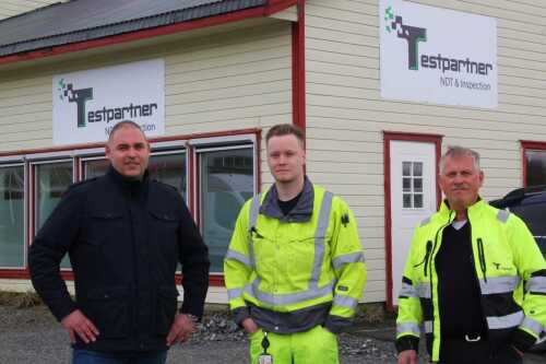 Fra venstre: daglig leder i Testpartner Robert Myrvang. Her sammen med Lars Andre Tverå, og Ragnar Didriksen.