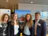 Fra venstre: Hanne Gjørvad Larsen (Skarv Satellites Modification Alliance Project Manager fra Aker Solutions), Kristine Gunnarshaug sammen med Karen Skretting Beneventi (Skarv Satellites Supply Chain