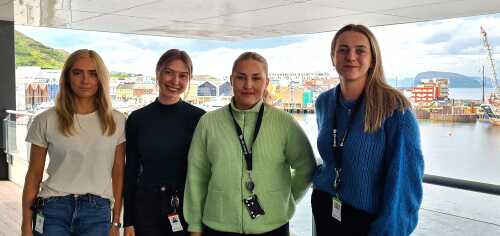 Marte Henriksen Suhr, Sunniva Nyvoll Olsen, Krisélia Pedersen og Siri Lorentzen.