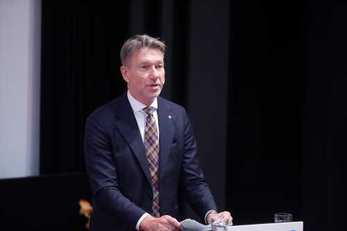 Olje- og energiministeren delte ut letelisenser under Sandefjordkonferansen 10. januar.