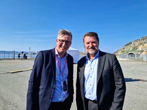 Direktør i Arctic Energy Partners Kjell Giæver og Geir Tungesvik, konserndirektør for prosjekter, boring og anskaffelser i Equinor.Foto: Arctic Energy Partners 